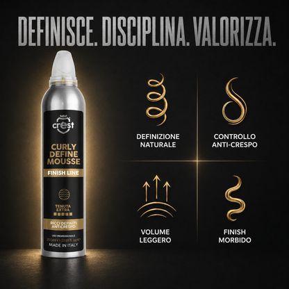 CREST Curl Define Mousse con quattro benefici: definizione naturale, controllo anti-crespo, volume leggero e finish morbido.