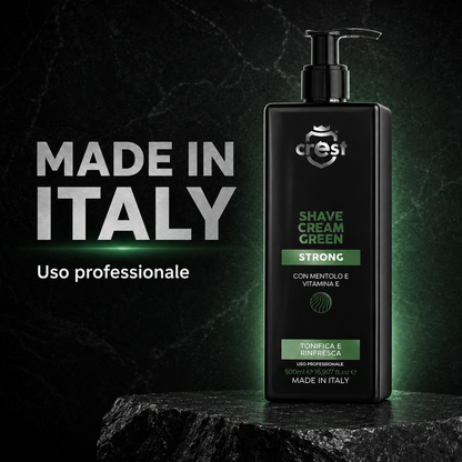Flacone da 500 ml di CREST Shave Cream Green Strong su pietra scura, con le diciture Made in Italy e uso professionale.